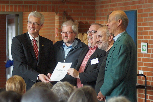Preisverleihung Heiligenloh - Urkundenübergabe an die Redaktion (v.L.n.R.: Cord Bockhop, Jens Roggemann, Christof Meyer-Gerlt, Harald Januschke, Elmar Könemund)