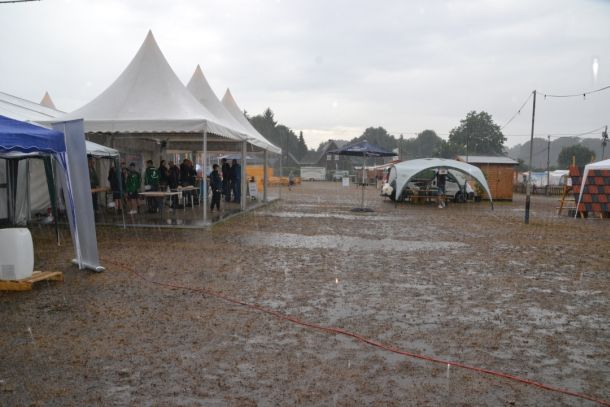 Land unter beim Zeltlagerder Jugendfeuerwehr in Aschen