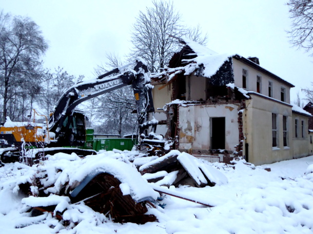 Bethel im Norden modernisiert - Abriss Alte Schlosserei - 13. Jan. 2017