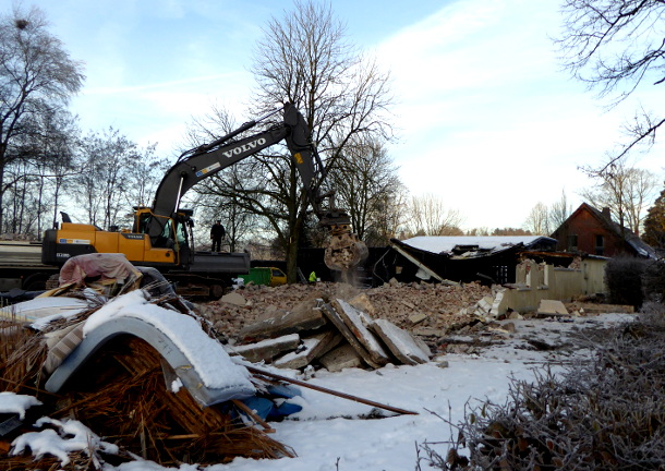 Bethel im Norden modernisiert - Abriss Alte Schlosserei - 20. Jan. 2017 - Letzte Mauerreste