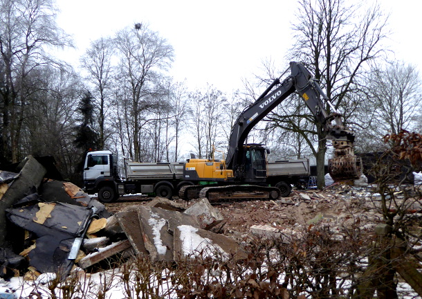 Bethel im Norden modernisiert - Abriss Alte Schlosserei - 23. Jan. 2017 - Letztes Schuttbeseitigen