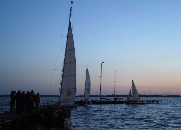 Aufbruch zum abendlichen Segeltörn