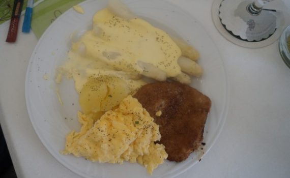 Spargelessen beim Spargelhof Thiermann 2016