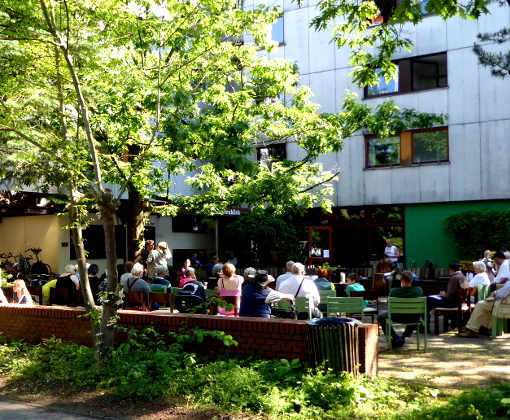 Hofgottesdienst vor Haus Fernblick