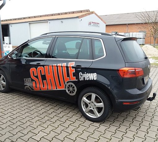 Lehrfahrzeug der Fahrschule Griewe in Sulingen