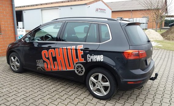 Lehrfahrzeug der Fahrschule Griewe in Sulingen