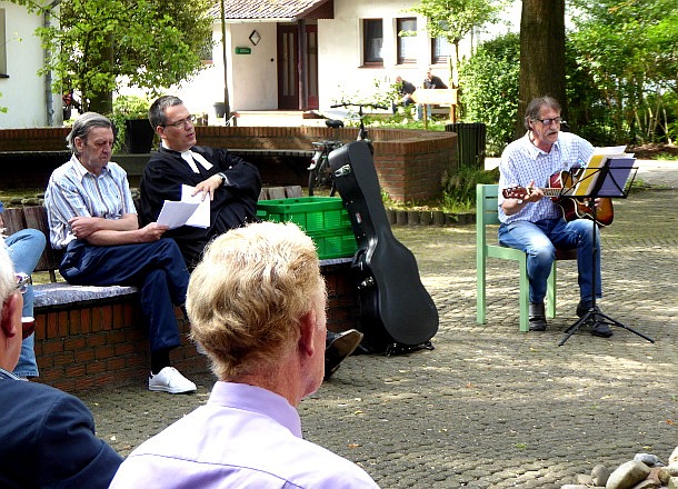 Gottesdienst mit Live-Musik unter freiem Himmel