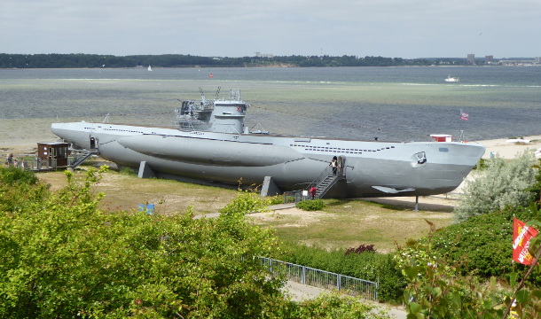 Laboe: U-995 am Strand