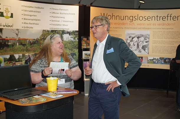 vBS-Vorstandsmitglied Dr.Rainer Norden mit Annette aus Hannover am Messestand