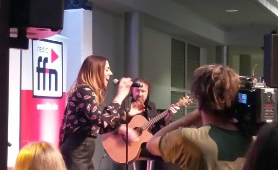 Auftritt von Mel C im ffn Studio Hannover