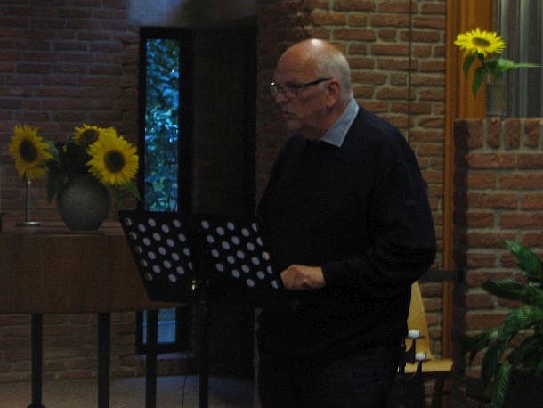 Prof. Dr. Hans-Walter Schmuhl beim Vortrag in der Moorkirche