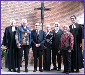 Der neue Kirchenvorstand Freistatts (v.L.n.R.: Pastor Christian Sundermann als Vorsitzender, Antje Mallmann, Jürgen Fuchs, Gabriele Bieber, Frank Kruse, Rotraud Triller, Pastor Michael Herzer)