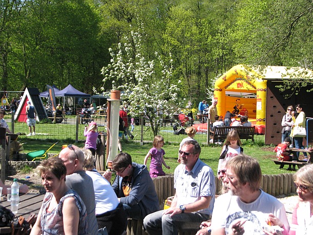 Gäste im Sinnesgarten, Jahresfest Freistatt zu Christi Himmelfahrt