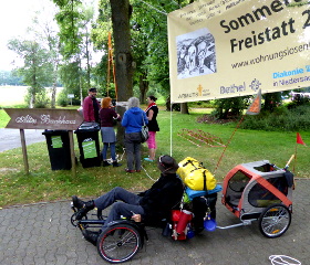 Abbau des Sommercamp-Banners, Freistatt 2016