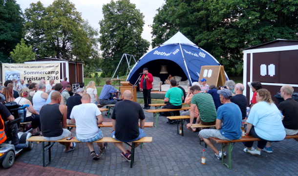 Die Eröffnungsrunde beim Sommercamp 2016 in Freistatt
