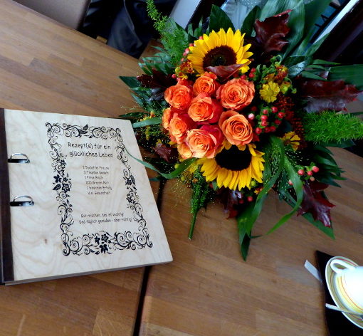 Blumengesteck für Monika Brandts Verabschiedung (anklicken für größeres Bild)