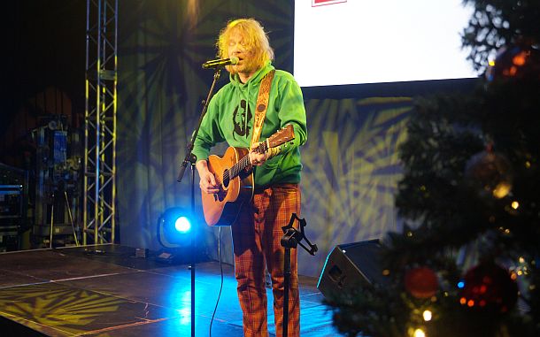Die 6. Weihnachtsfeier im Congress Centrum Hannover - Christof Stein-Schneider von „Fury in the Slaughterhouse“