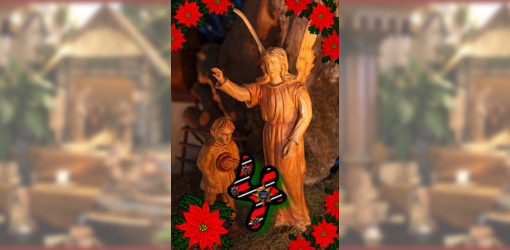 Das vierte Türchen - Junge mit Engel der Weihnachtskrippe in der Zionskirche Bethel