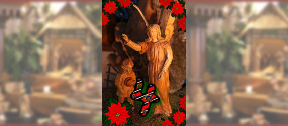 Das vierte Türchen - Junge mit Engel der Weihnachtskrippe in der Zionskirche Bethel