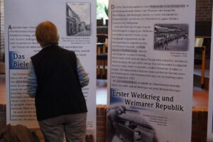 Ausstellungs-Eröffnung Wangemanns Wanderungen - Schautafel 2