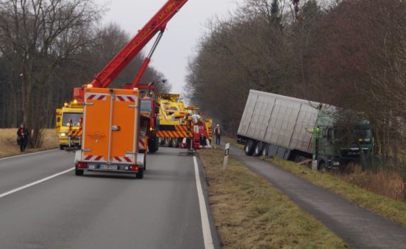Bergung des verunfallten Transporters am 9. März 2018
