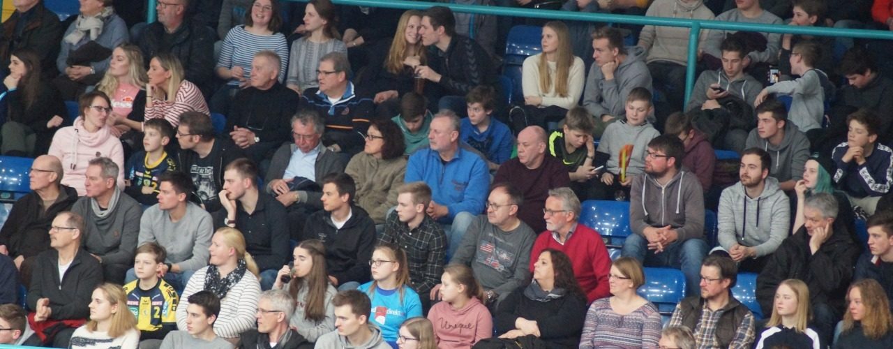 Publikum beim Spiel GWD Minden gegen Rhein Neckar Löwen