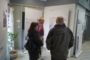 Eine Wanderung zu den Wanderungen. Theodor Wangemann machte sich vor über 100 Jahren auf den Weg, um ein Bild von den Unterkünften der Armen zu bekommen. Das ist der Arche in Diepholz eine Ausstellung wert.