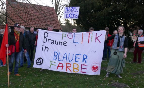 Klare Flagge zeigen gegen rechte und populistischer Politik