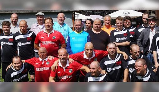 StPH96-2019_Mannschaftsbild-mit-zwei-Buergermeistern_d00581_1170x296px