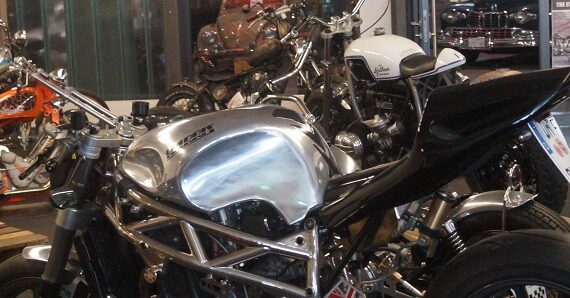 Classic and Custom Titel