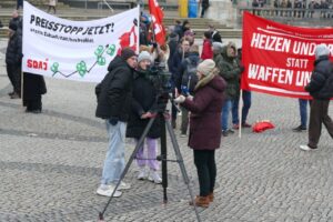 Mit 300 Teilnehmern war zwar noch gut Platz auf dem Trammplatz. Das Thema war aber brisant genug, damit noch mehr Medien Notiz von der Kundgebung machten