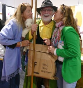 Doch nur wenige wagten es, den Heideschäfer Arthur alias Rolf Hedemann gebührend und verdient zu verabschieden
