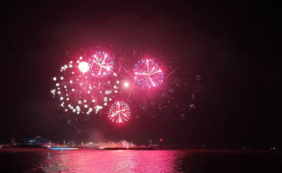 Und das anschließende Feuerwerk ließ ebenfalls keine Wünsche offen.