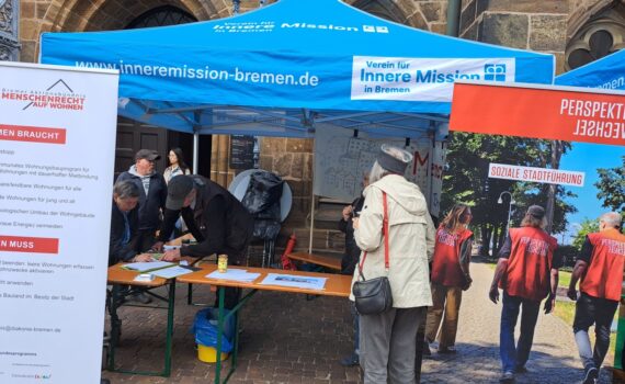 Direkt neben dem Stand vom Bündnis der Stand der Inneren Mission